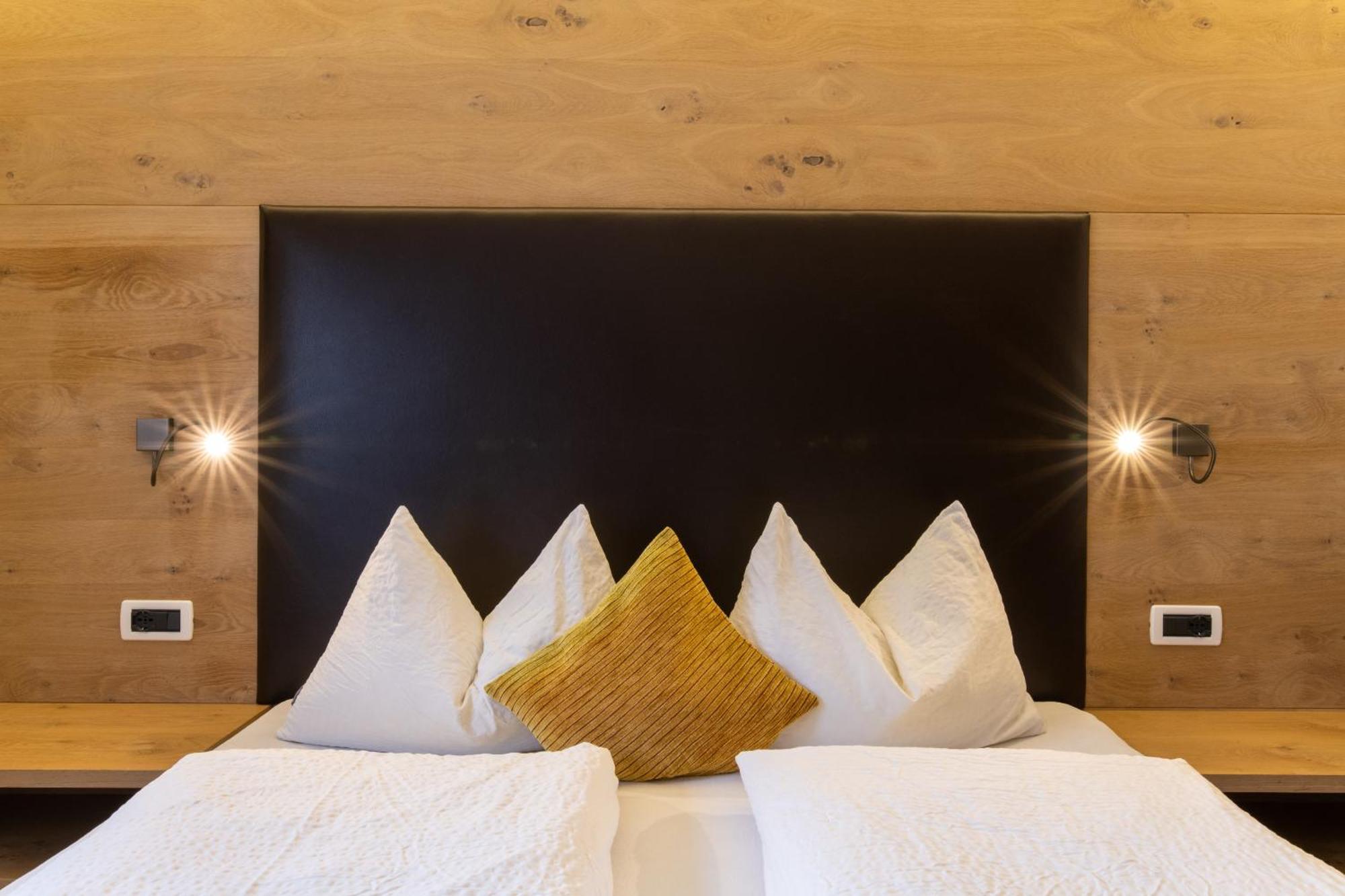 Garni Kostner Hotell Ortisei Exteriör bild
