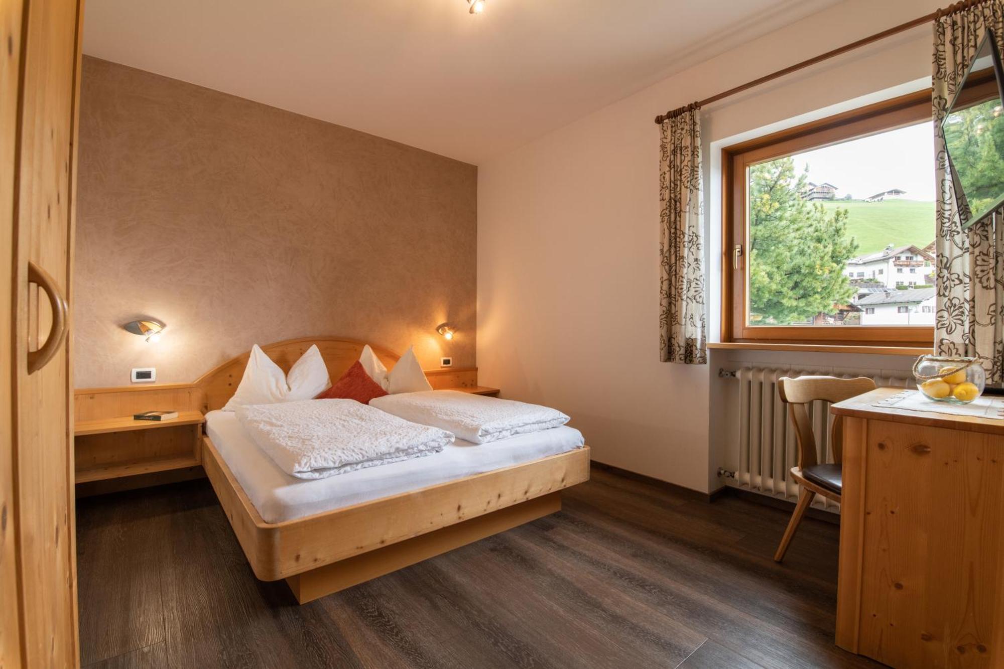 Garni Kostner Hotell Ortisei Exteriör bild