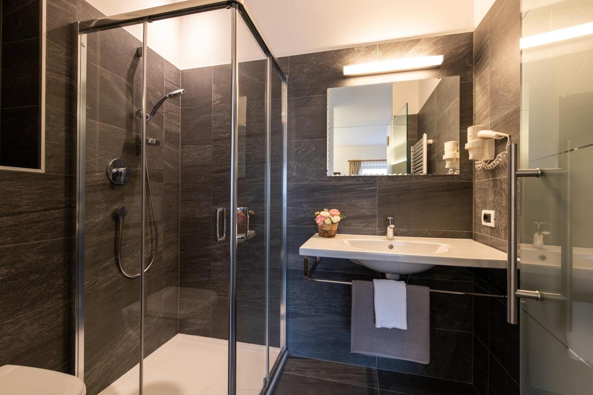 Garni Kostner Hotell Ortisei Exteriör bild