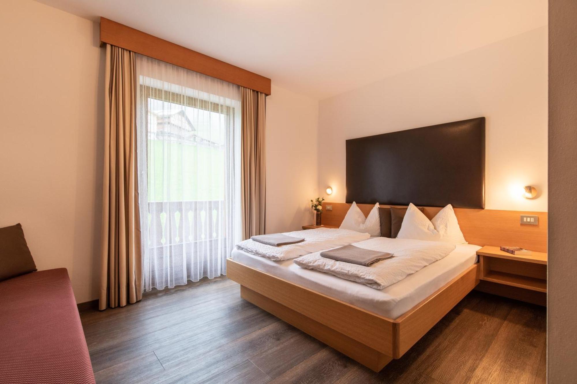 Garni Kostner Hotell Ortisei Exteriör bild