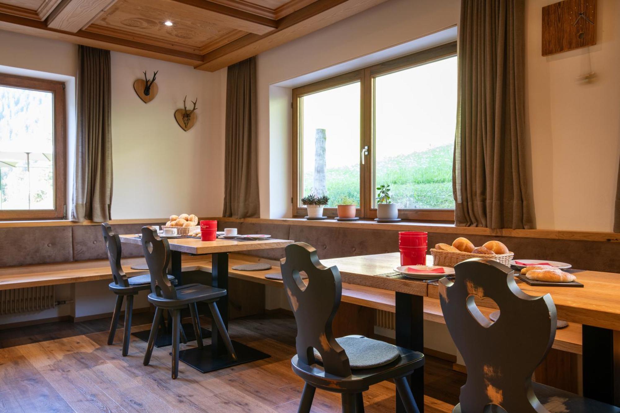 Garni Kostner Hotell Ortisei Exteriör bild