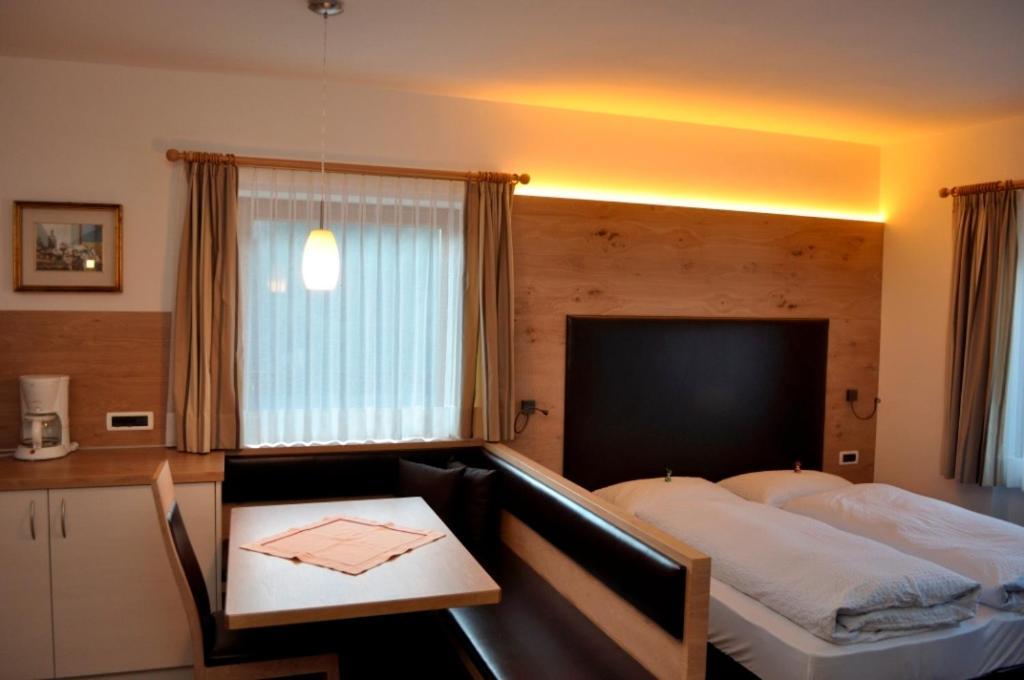 Garni Kostner Hotell Ortisei Rum bild